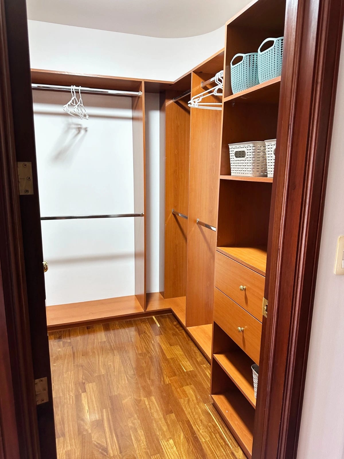 lindo apartamento amueblado en zona 10 — Apartamento en Alquiler en Altos de Santa Clara, Zona 10, Guatemala, Ciudad — foto 4 de 7