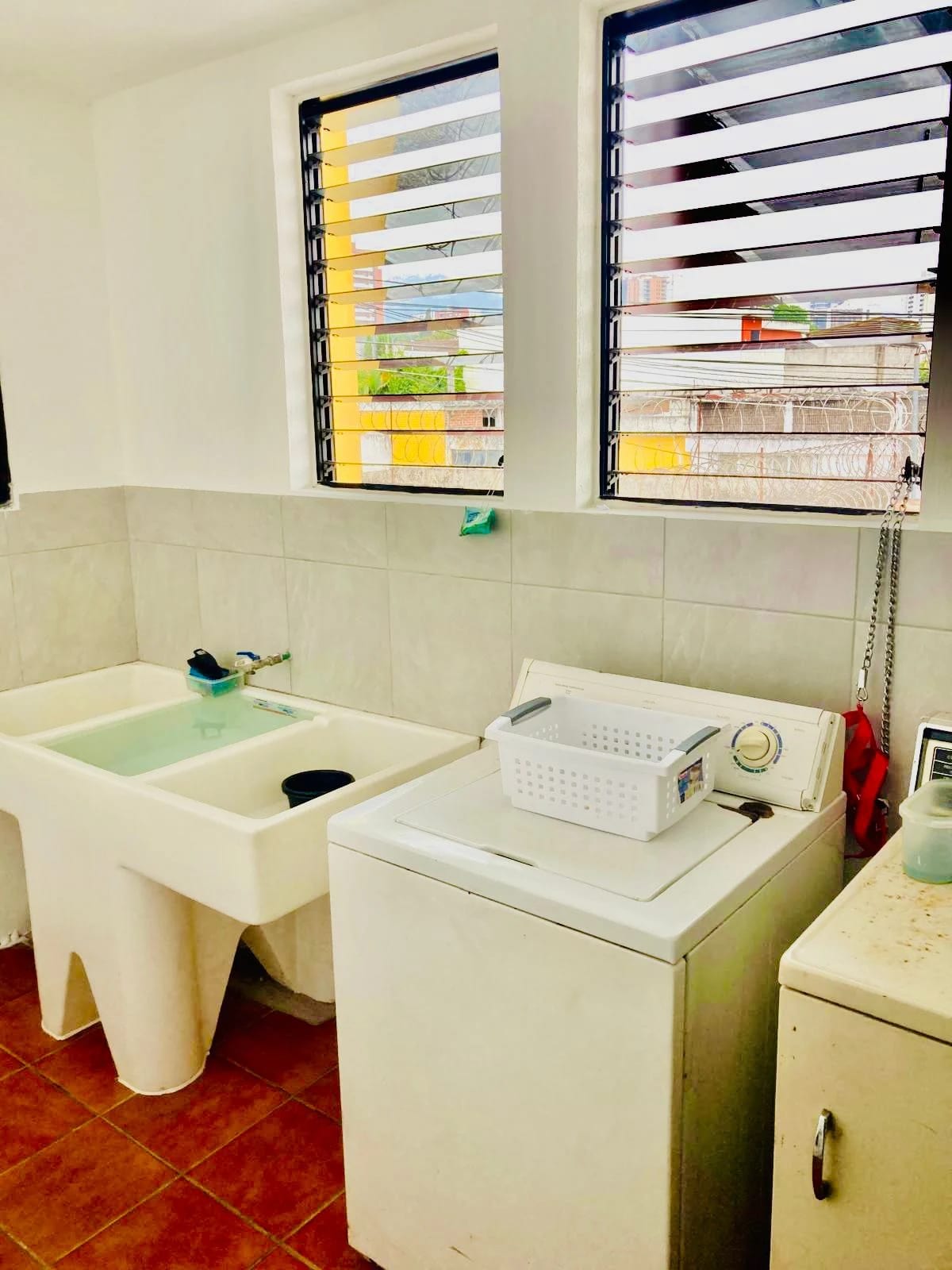 Apartamento de 4 dormitorios en alquiler en zona 15 Colonia El Maestro — Apartamento en Alquiler en Zona 15, Guatemala, Ciudad — foto 7 de 16
