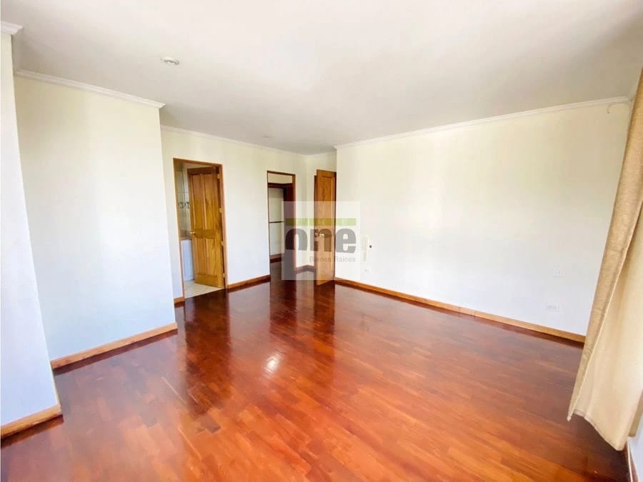 Apartamento de 2 dormitorios con 120 mts. en zona 10 — Apartamento en Alquiler en Zona 10, Guatemala, Ciudad — foto 4 de 13