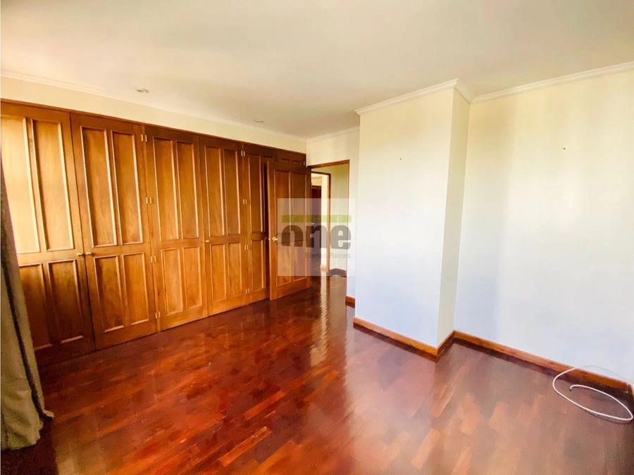 Apartamento de 2 dormitorios con 120 mts. en zona 10 — Apartamento en Alquiler en Zona 10, Guatemala, Ciudad — foto 6 de 13