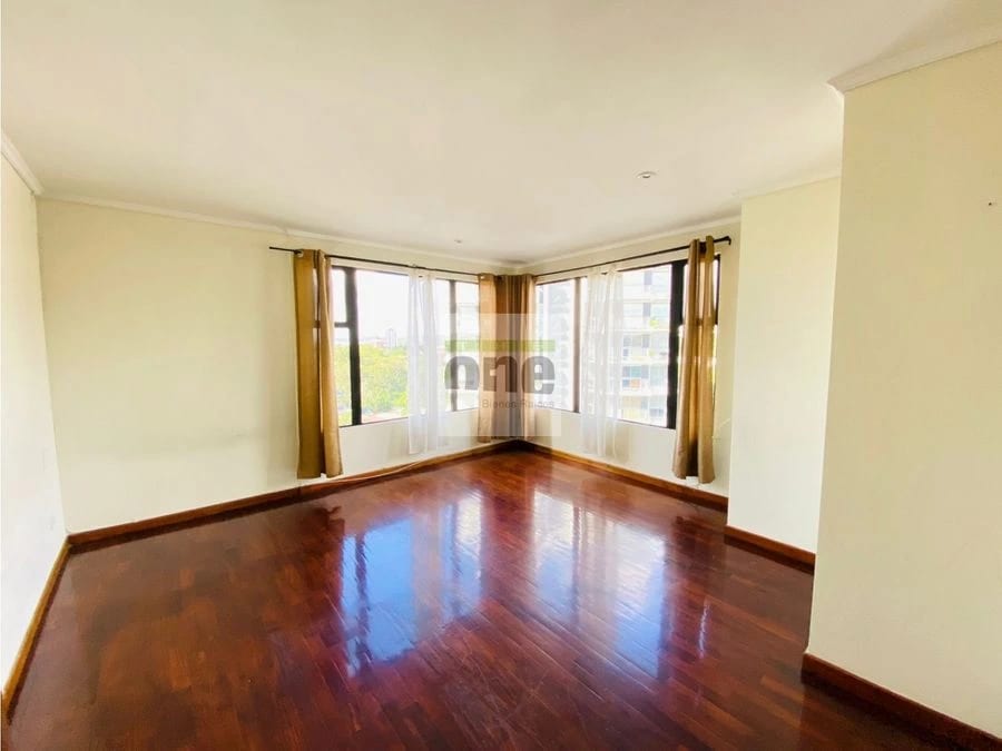 Apartamento de 2 dormitorios con 120 mts. en zona 10 — Apartamento en Alquiler en Zona 10, Guatemala, Ciudad — foto 3 de 13
