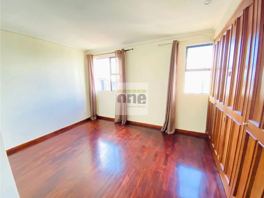Apartamento de 2 dormitorios con 120 mts. en zona 10 — Apartamento en Alquiler en Zona 10, Guatemala, Ciudad — foto 8 de 13