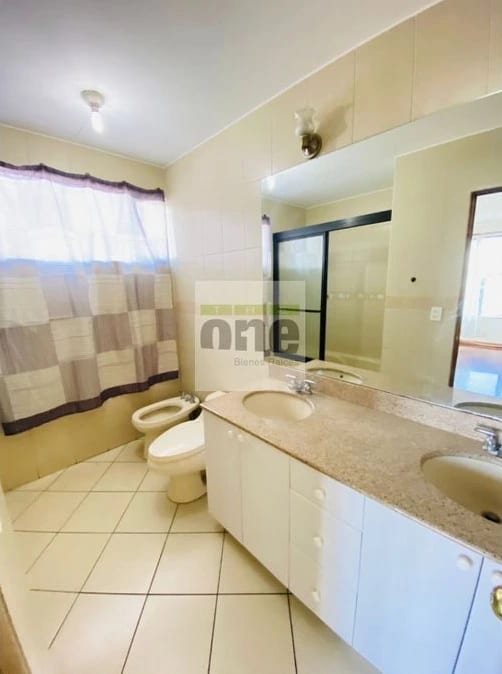 Apartamento de 2 dormitorios con 120 mts. en zona 10 — Apartamento en Alquiler en Zona 10, Guatemala, Ciudad — foto 11 de 13