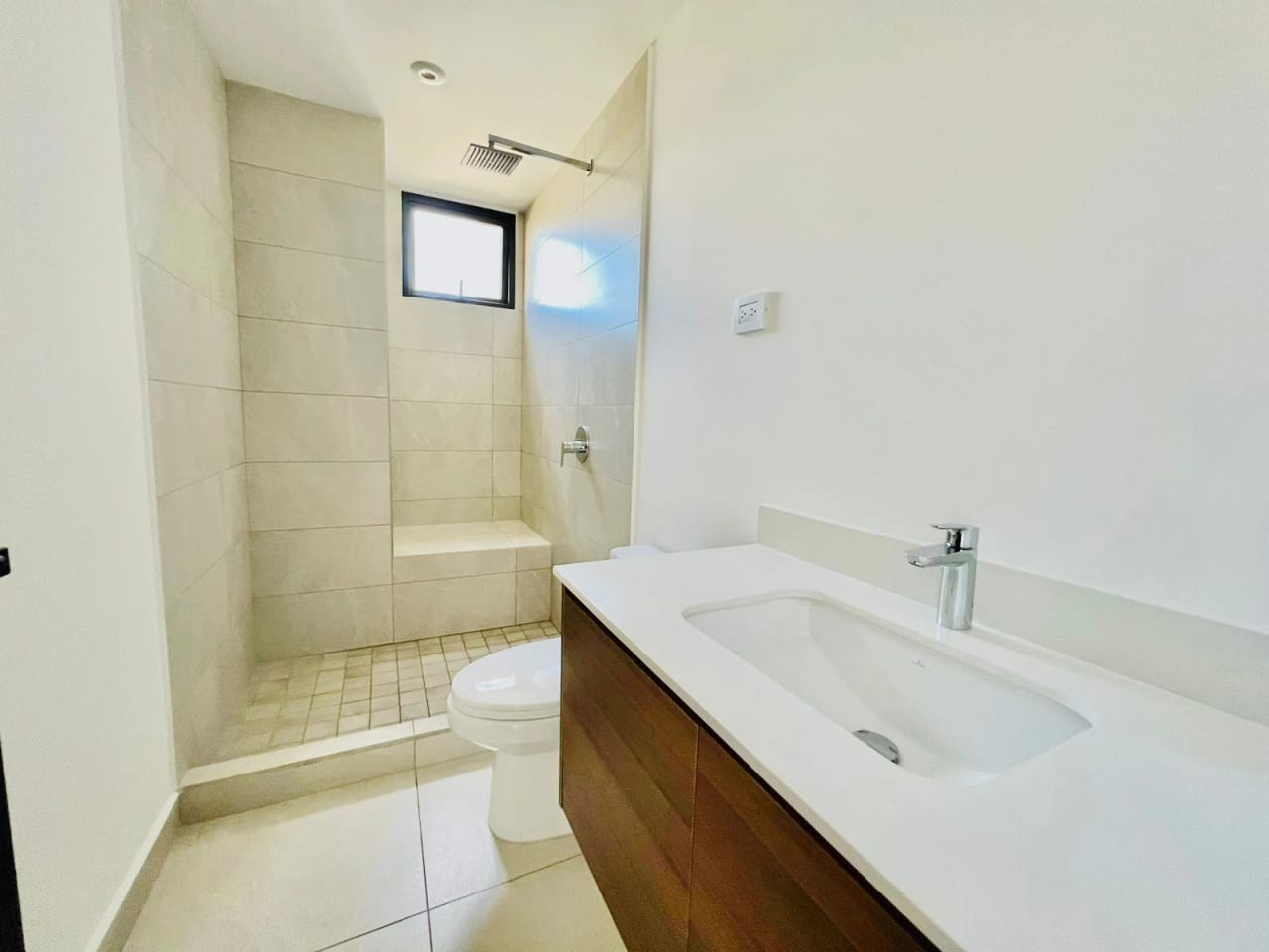 Ideal para inversión Airbnb, apartamento en venta en Zona 10 — Apartamento en Venta en Zona 10, Guatemala, Ciudad — foto 3 de 15