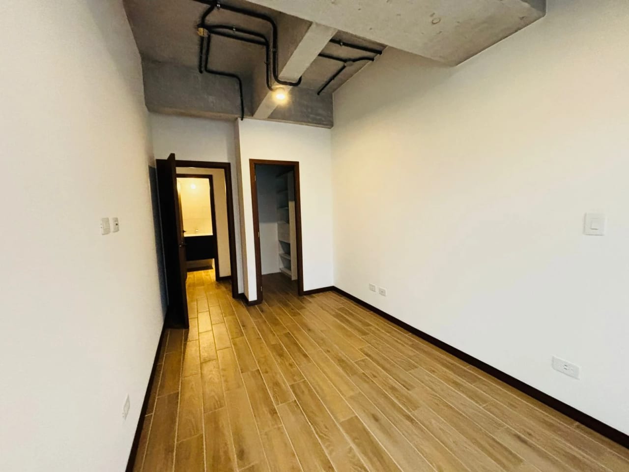 Apartamento Amueblado de 1 dormitorios en Zona 10 — Apartamento en Alquiler en Zona 4, Guatemala, Ciudad — foto 3 de 14