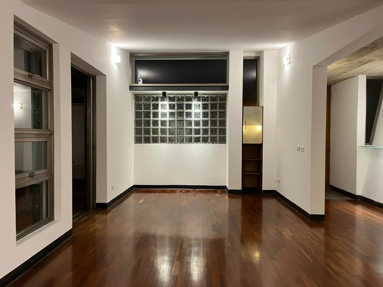 Apartamento de 1 dormitorio con linda terraza en Zona 10 Oakland — Apartamento en Alquiler en Zona 10, Guatemala, Ciudad — foto 3 de 7