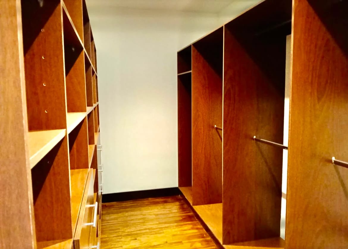 Amplio apartamento de 4 habitaciones en alquiler en Zona 14 — Apartamento en Alquiler en Zona 14, Guatemala, Ciudad — foto 3 de 7