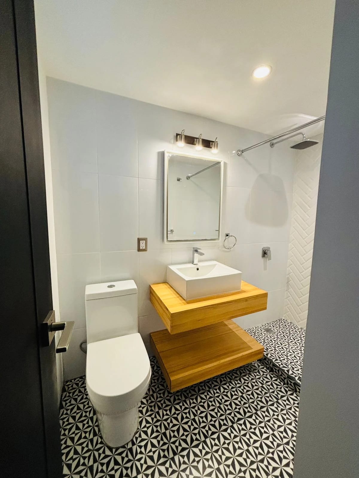Apartamento en Alquiler en Zona 14 - 1er. Nivel — Apartamento en Alquiler en Zona 14, Guatemala, Ciudad — foto 4 de 12