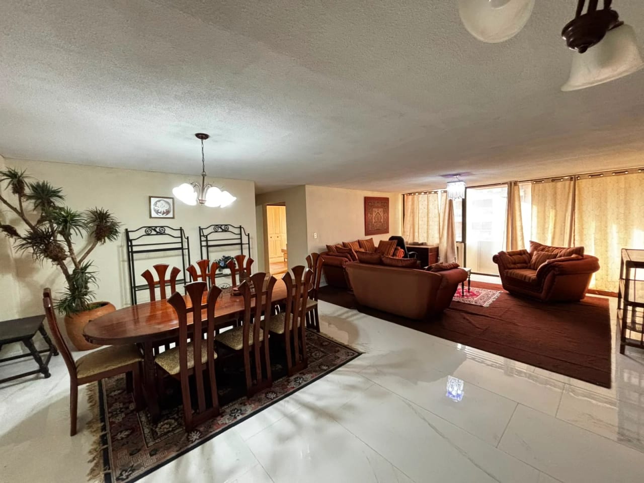 Apartamento Amueblado en Alquiler - en zona 10 — Apartamento en Alquiler en Zona 10, Guatemala, Ciudad — foto 1 de 11