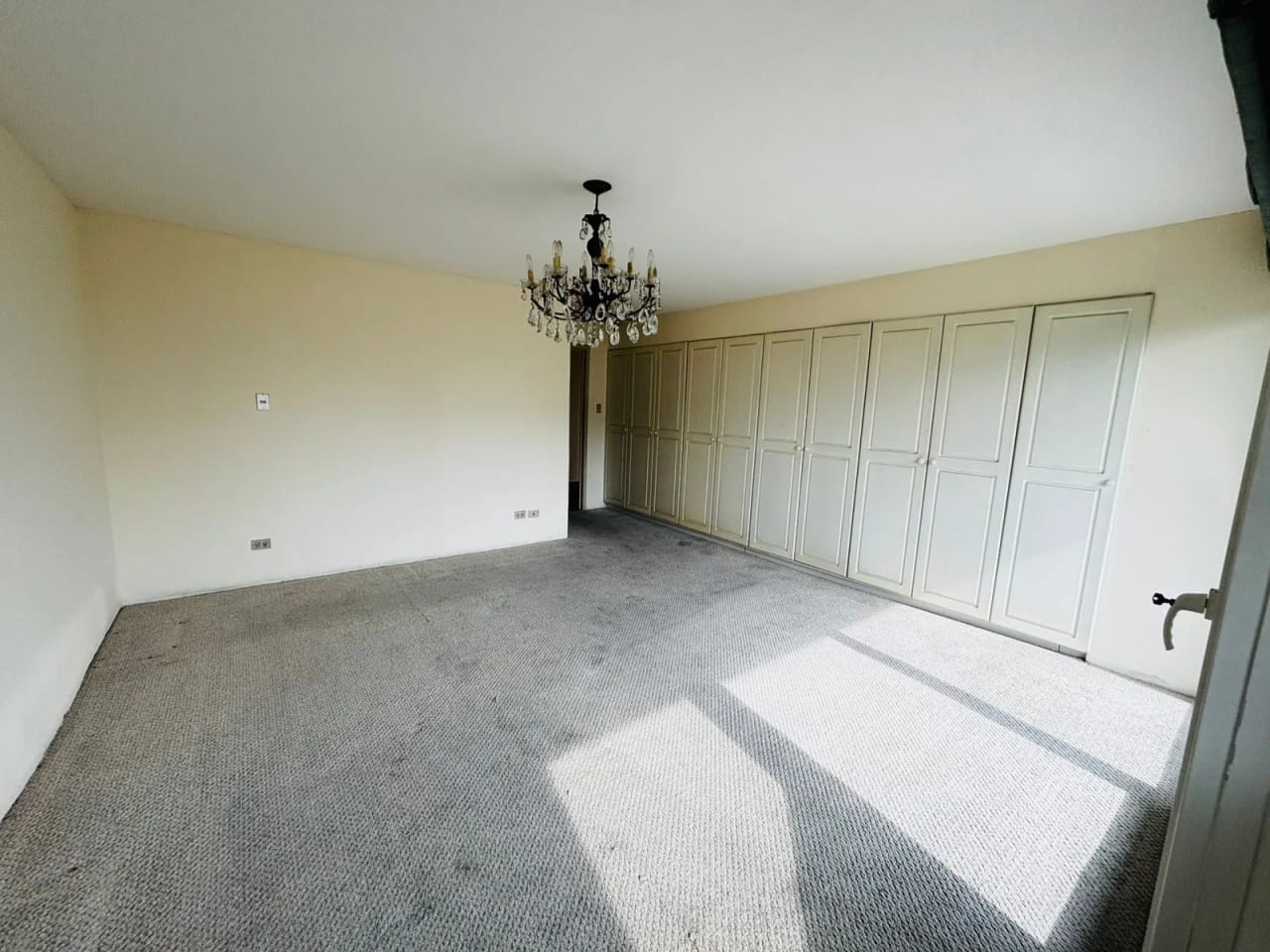 Apartamento en Avenida Reforma muy amplio ZONA 10 — Apartamento en Alquiler en Zona 10, Guatemala, Ciudad — foto 8 de 17