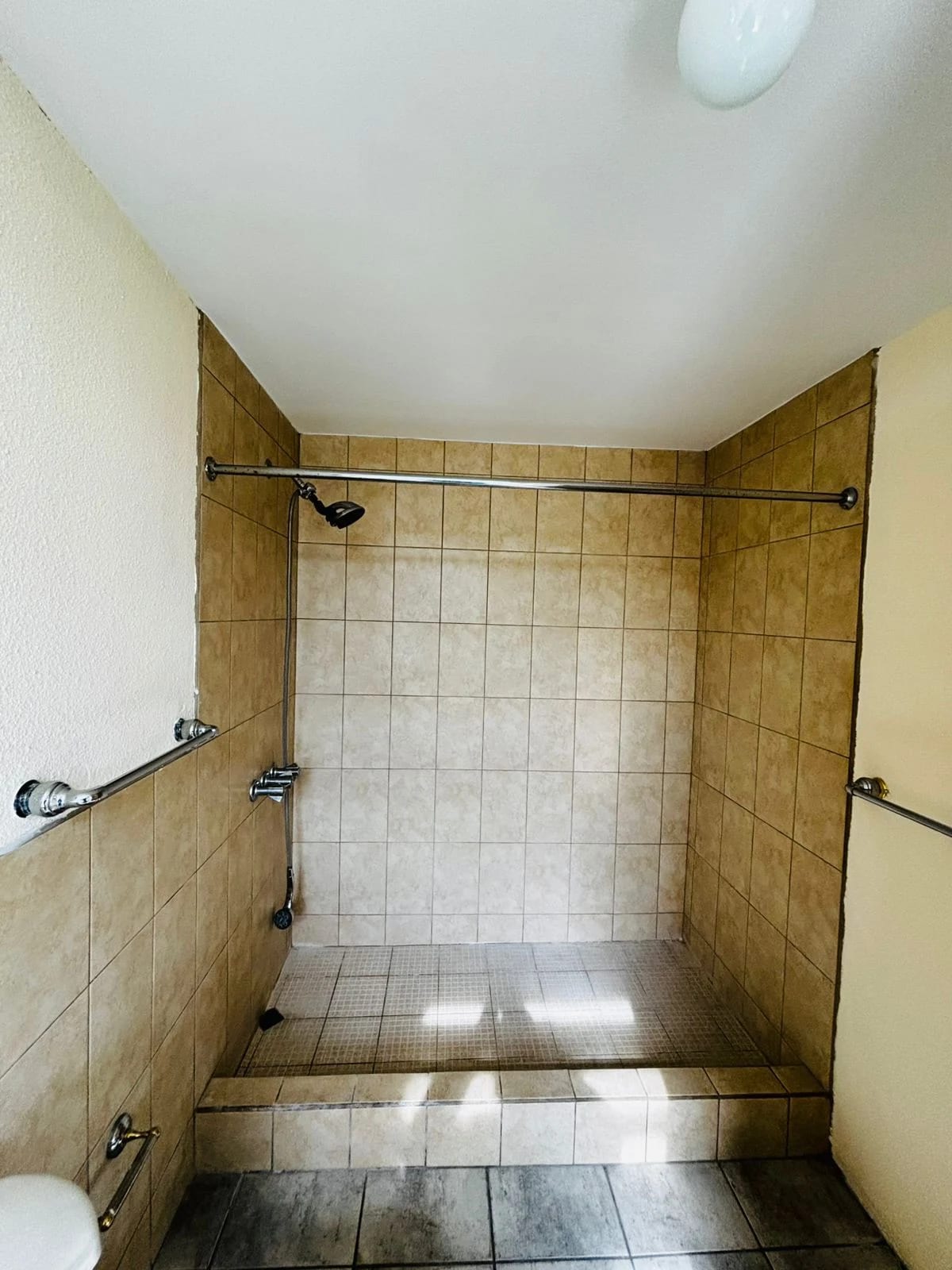 Apartamento en Avenida Reforma muy amplio ZONA 10 — Apartamento en Alquiler en Zona 10, Guatemala, Ciudad — foto 11 de 17