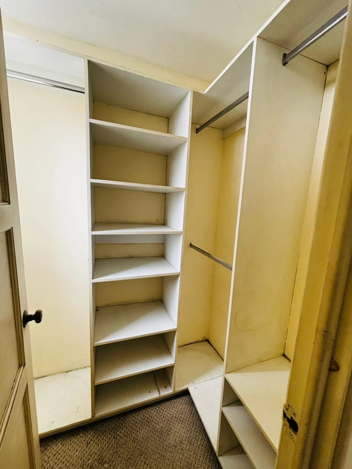 Apartamento en Avenida Reforma muy amplio ZONA 10 — Apartamento en Alquiler en Zona 10, Guatemala, Ciudad — foto 13 de 17
