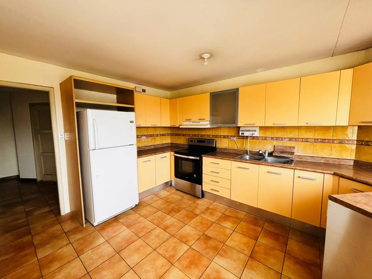 Apartamento en Avenida Reforma muy amplio ZONA 10 — Apartamento en Alquiler en Zona 10, Guatemala, Ciudad — foto 15 de 17