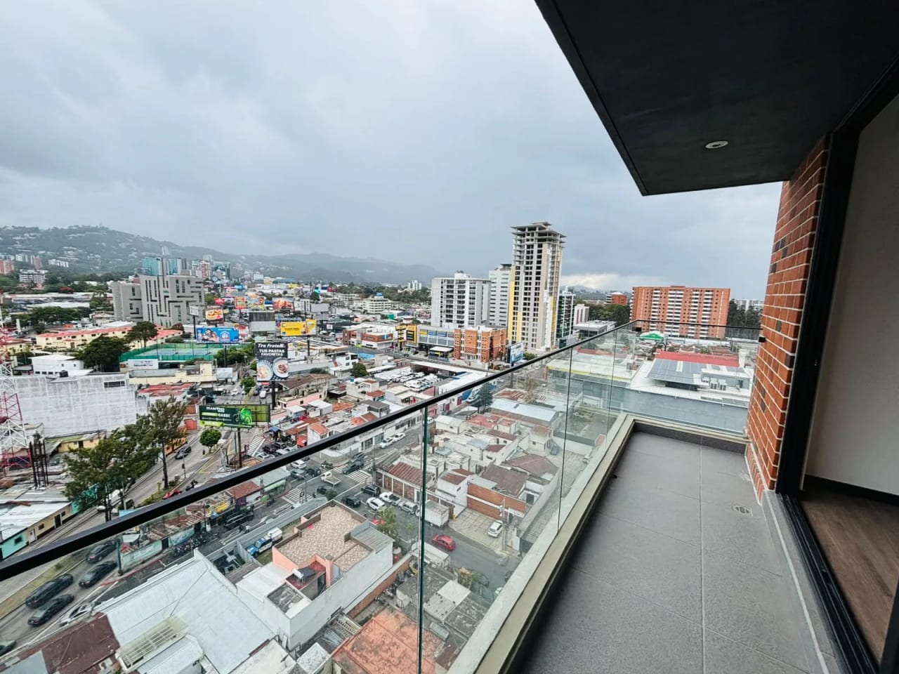 Apartamento de 81 mts. en venta en zona 10 — Apartamento en Venta en Zona 10, Guatemala, Ciudad — foto 2 de 11