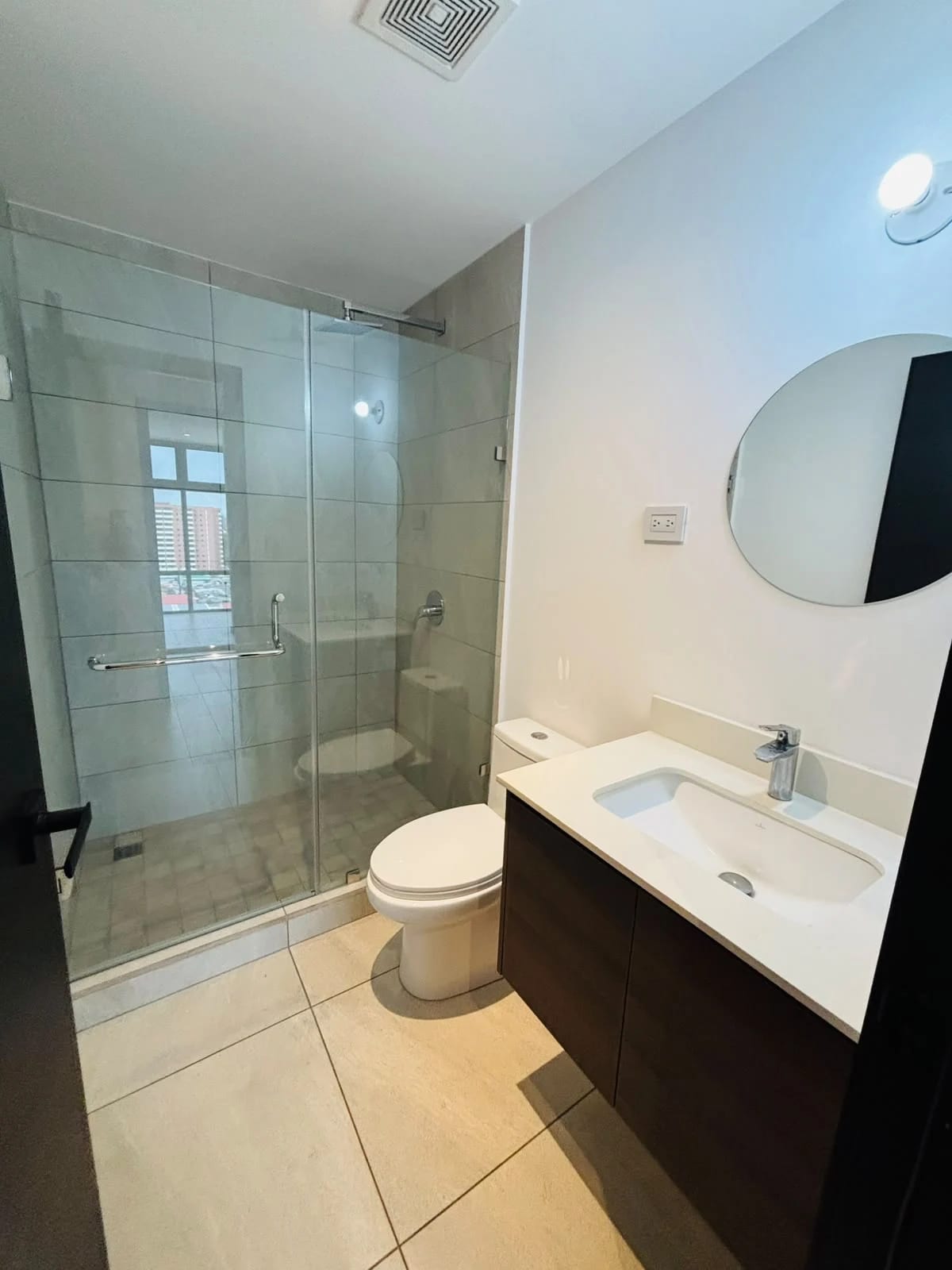 Apartamento de 81 mts. en venta en zona 10 — Apartamento en Venta en Zona 10, Guatemala, Ciudad — foto 9 de 11
