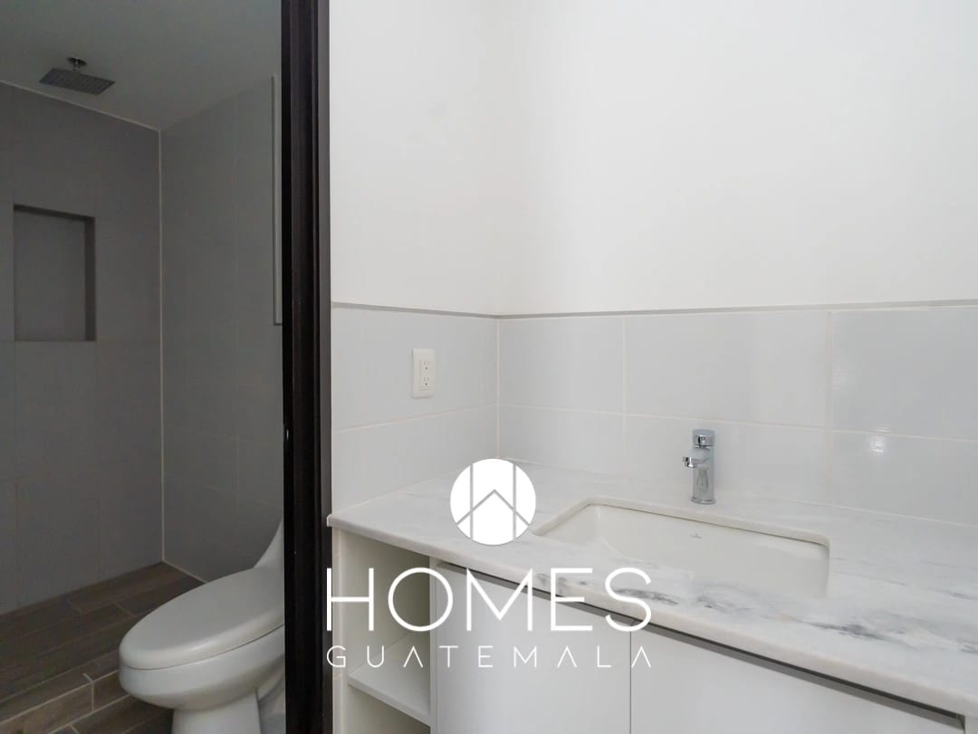 Apartamento con amplio jardín en Venta, Zona 14 La Villa. — Apartamento en Venta en Zona 14, Guatemala, Ciudad — foto 4 de 17
