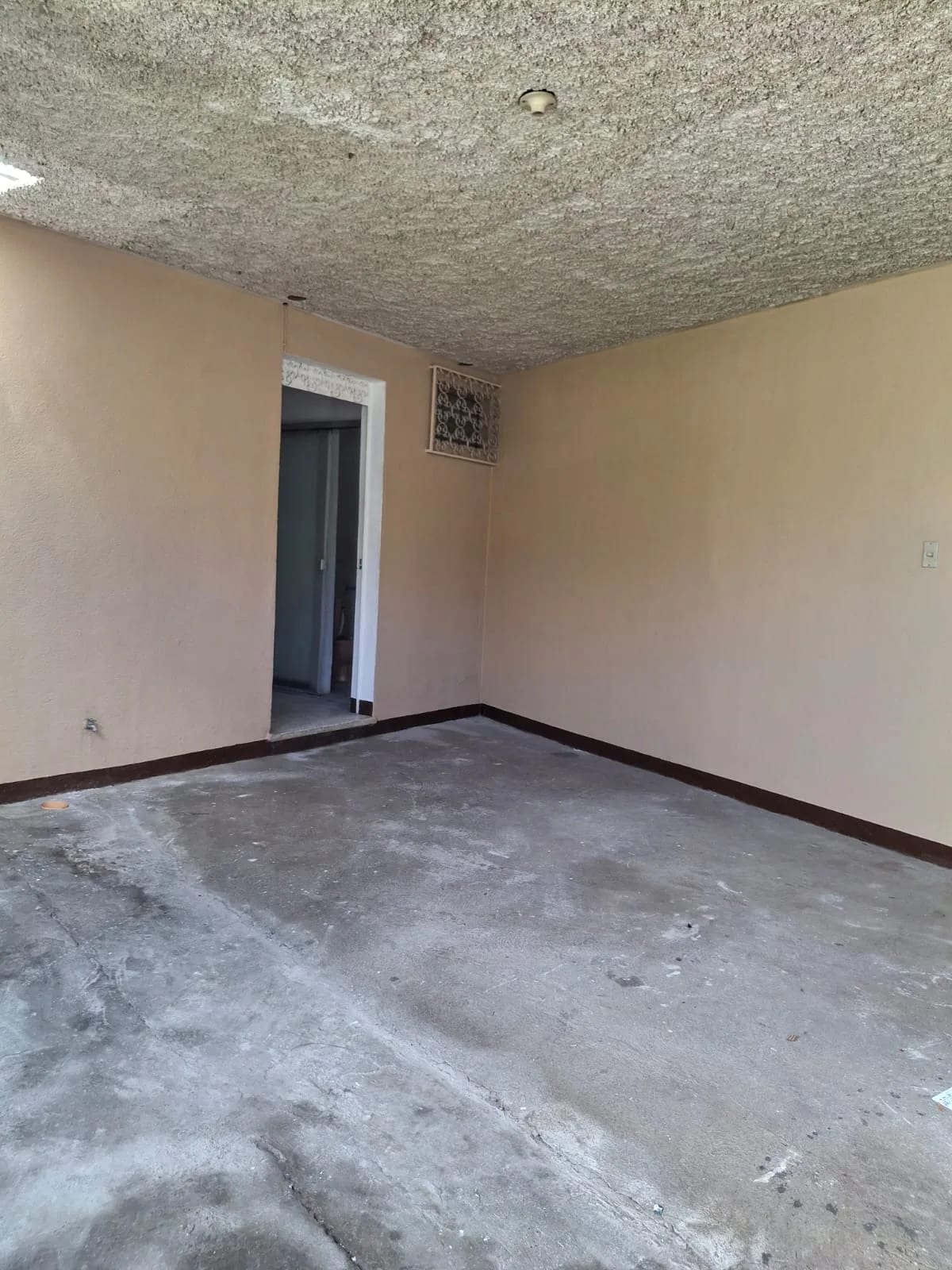 Apartamento de 2 Niveles - Fuera de Garita - Kaminal Juyú I Zona 7 — Apartamento en Alquiler en Zona 7, Guatemala, Ciudad — foto 1 de 14