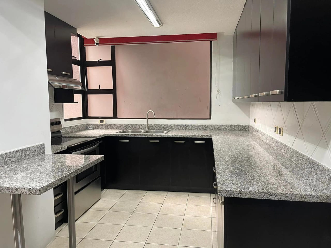 APARTAMENTO EN VENTA EN ZONA 14 EDIFICIO VILLA MAYOR — Apartamento en Venta en Villa Mayor, Zona 14, Guatemala, Ciudad — foto 4 de 9