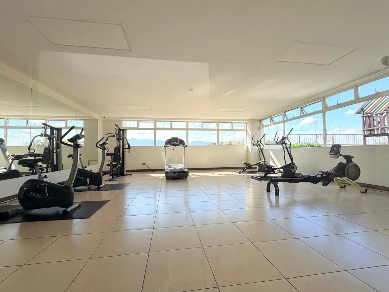 Apartamento en Renta en Zona 11, Santa María de las Charcas — Apartamento en Alquiler en Santa María de Las Charcas, Zona 11, Guatemala, Ciudad — foto 4 de 8