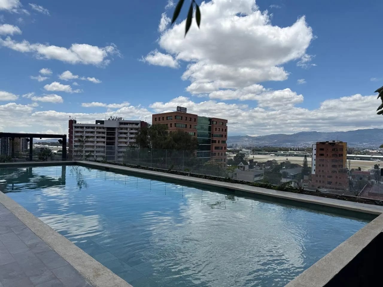 Apartamento en Renta en Parque 14, Zona 14 — Apartamento en Alquiler en Parque 14, Zona 14, Guatemala, Ciudad — foto 1 de 17