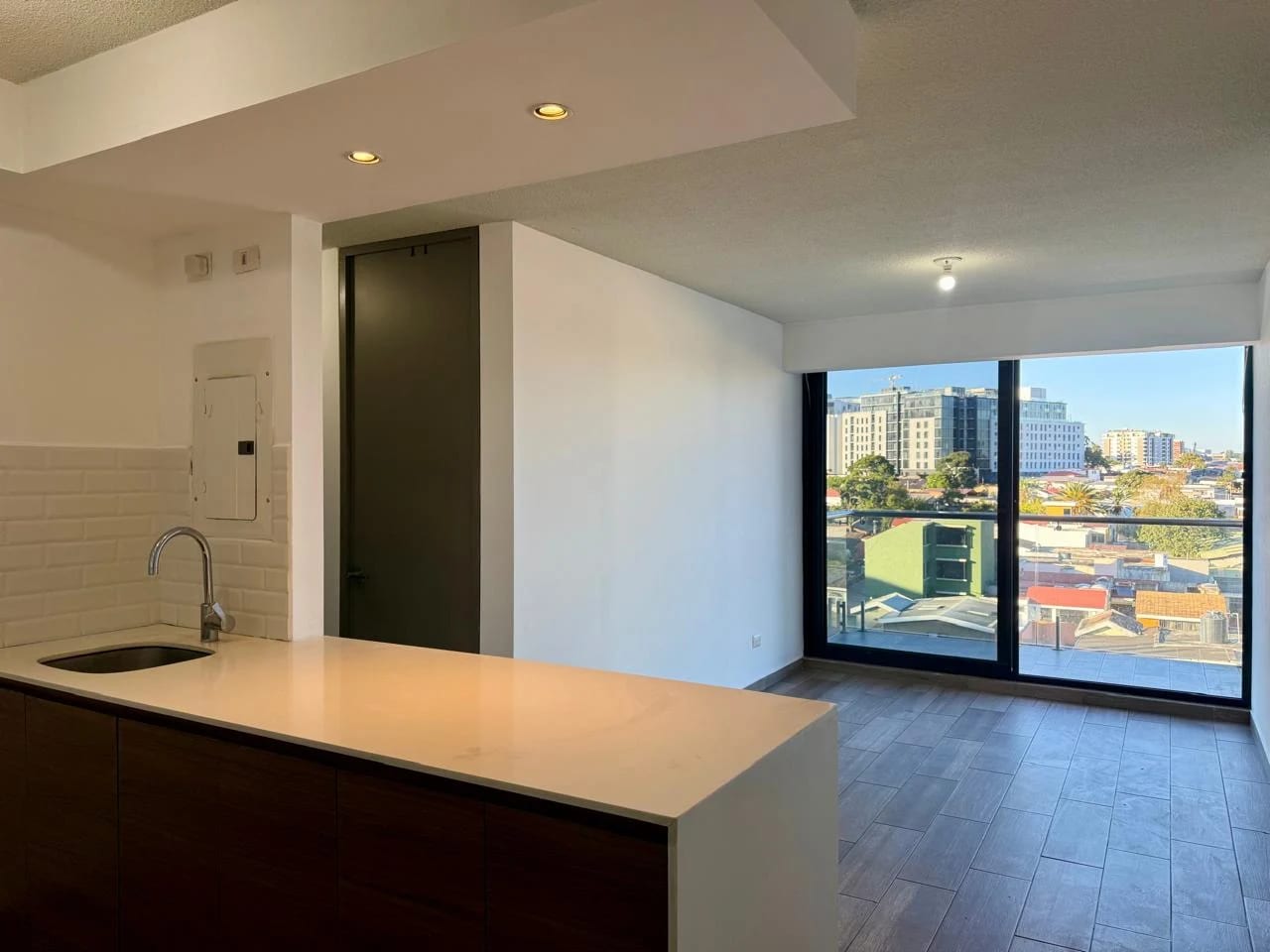Apartamento Amueblado y Equipado en Venta — Apartamento en Venta en Aralia Mariscal, Zona 11, Guatemala, Ciudad — foto 1 de 17