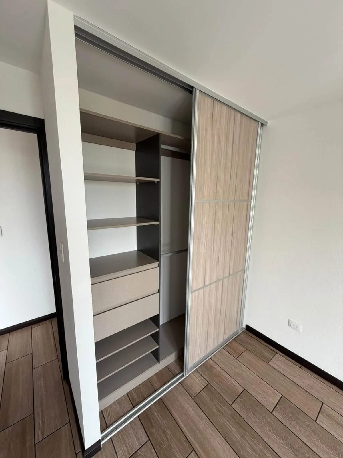 Apartamento en Renta en Zona 16, San Isidro 20/21 — Apartamento en Alquiler en San Isidro 20/21, Zona 16, Guatemala, Ciudad — foto 8 de 15