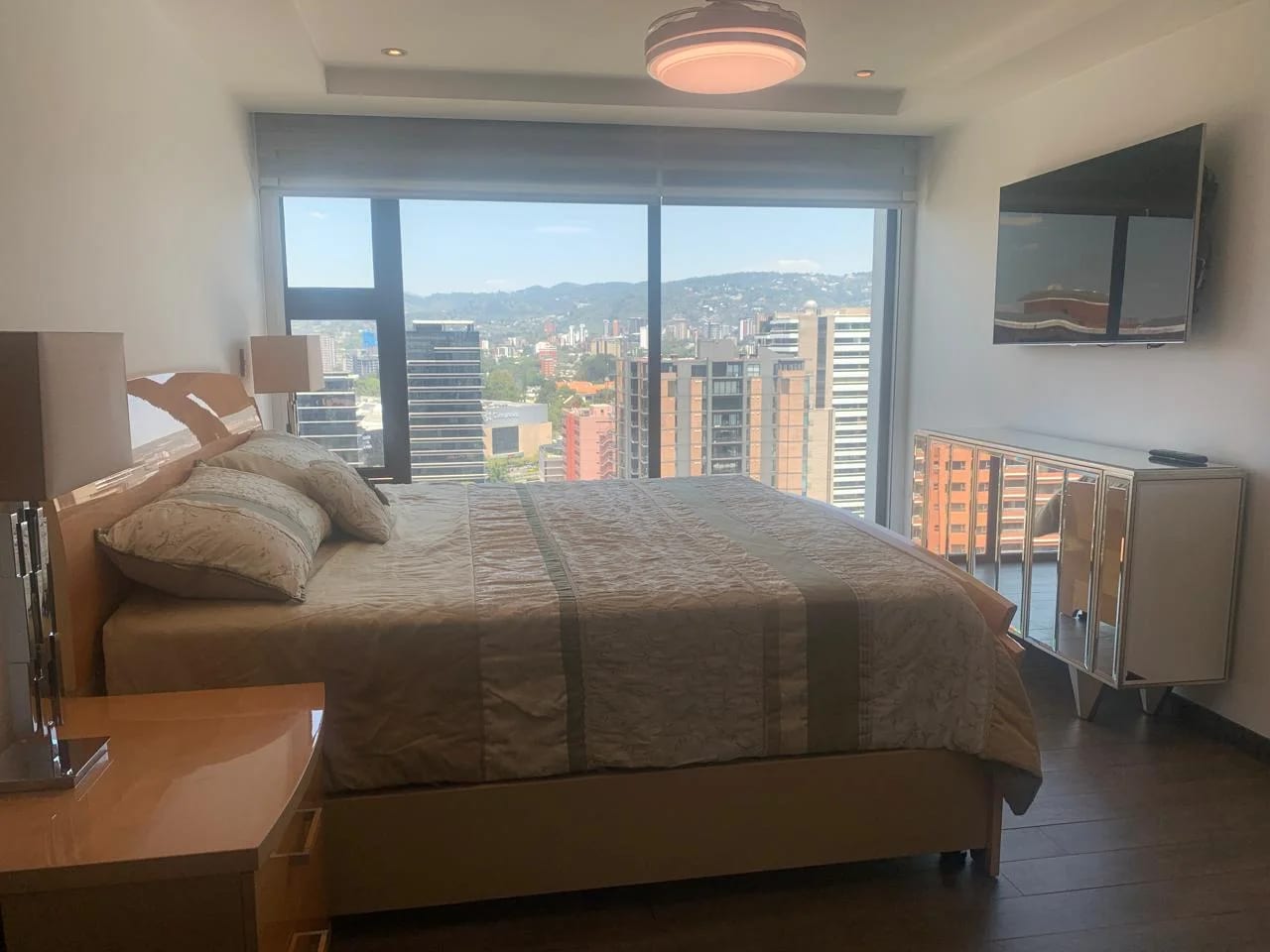 PRECIOSO APARTAMENTO AMUEBLADO EN URBANA Z 10 — Apartamento en Alquiler en Urbana, Zona 10, Guatemala, Ciudad — foto 8 de 17