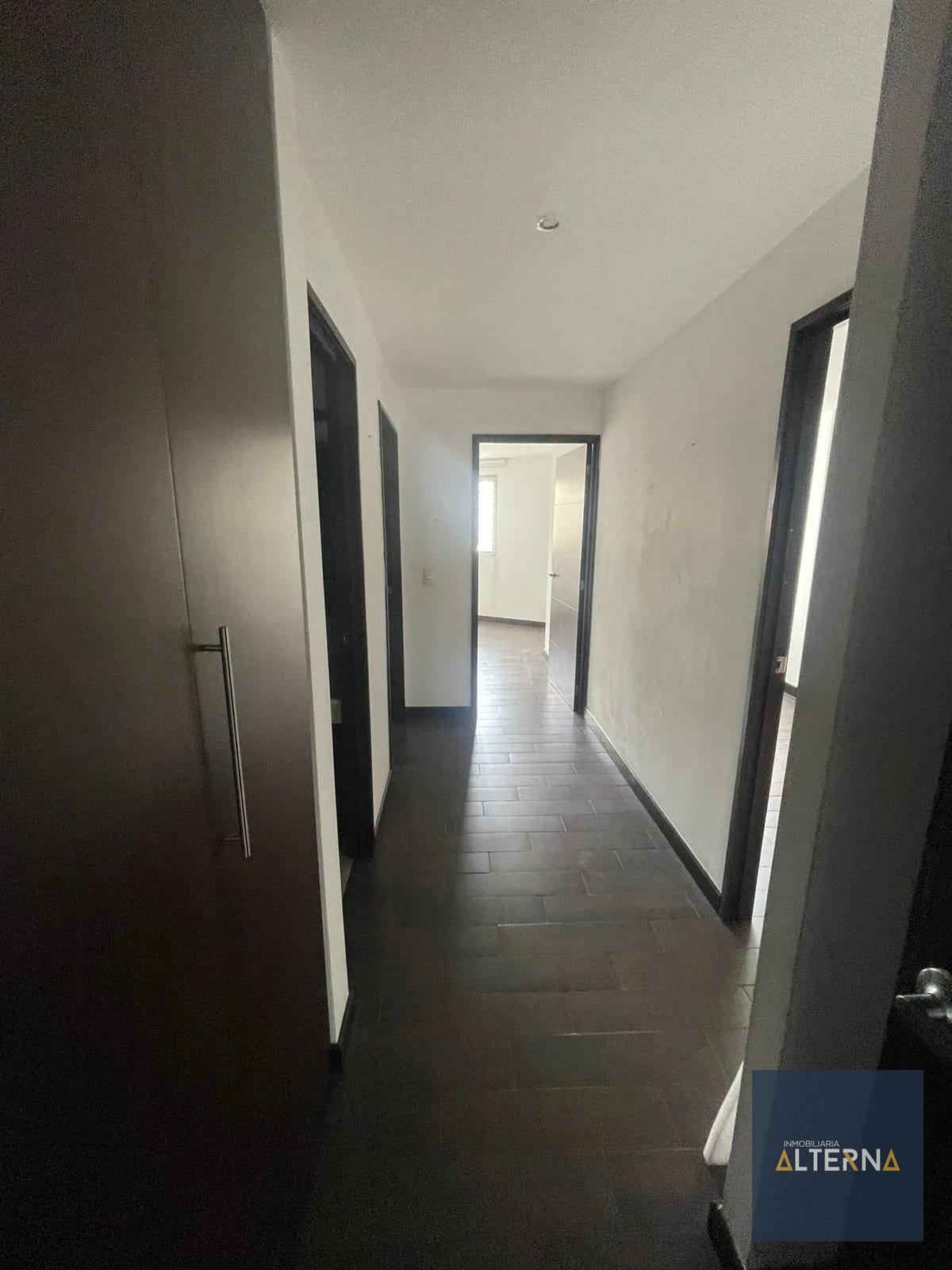 AMPLIO APARTAMENTO EN RENTA ZONA 14 — Apartamento en Alquiler en Zona 14, Guatemala, Ciudad — foto 8 de 11