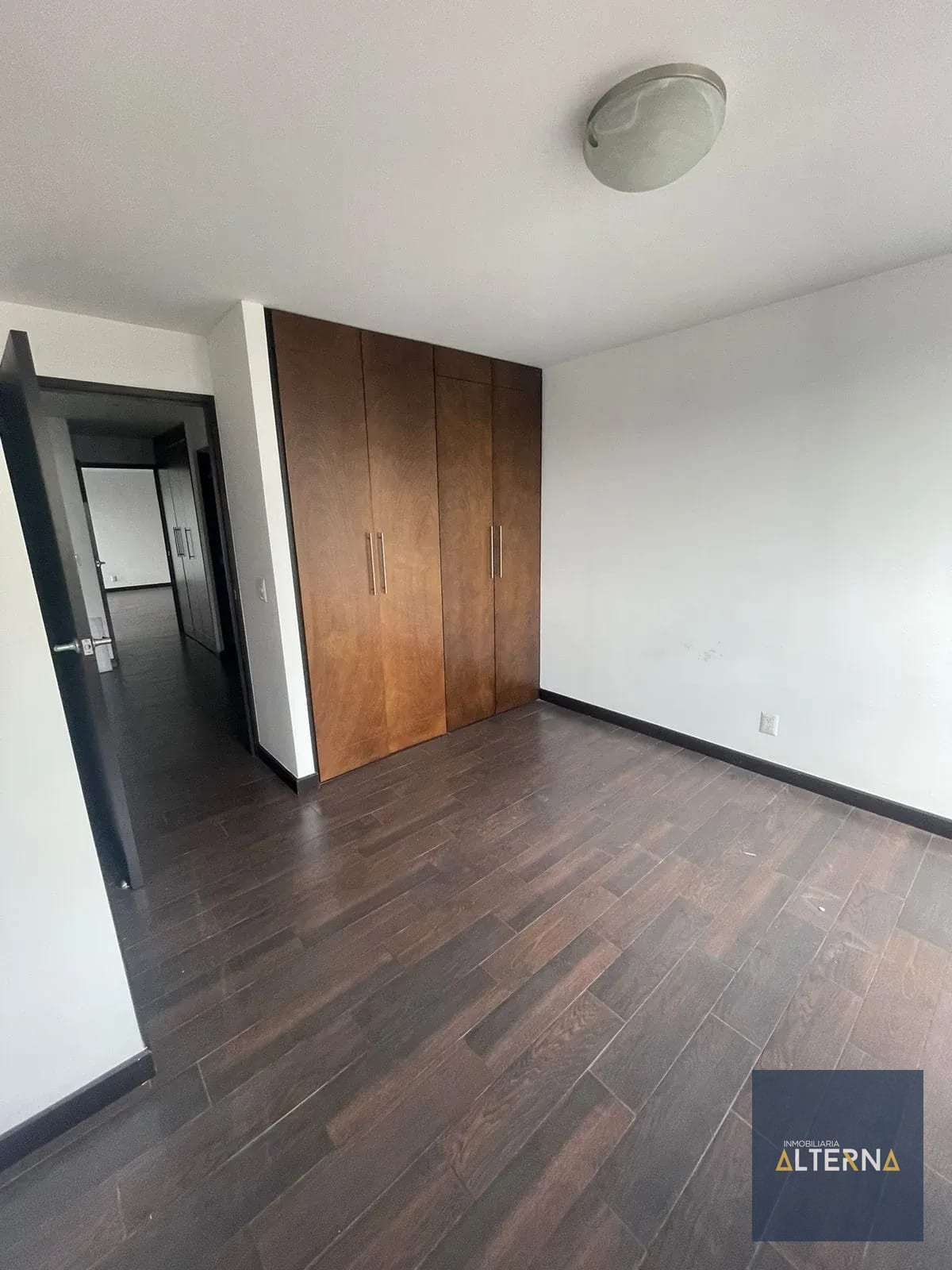 AMPLIO APARTAMENTO EN RENTA ZONA 14 — Apartamento en Alquiler en Zona 14, Guatemala, Ciudad — foto 4 de 7