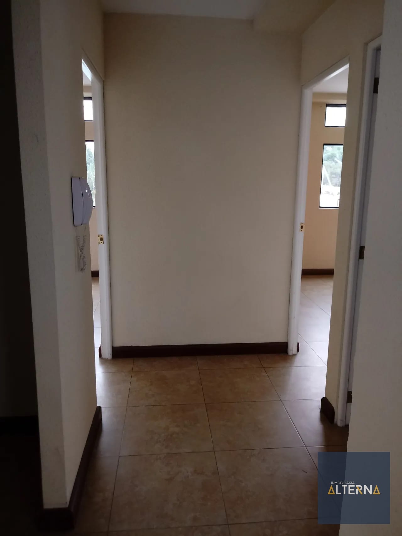 Apartamento en Renta en zona 10 muy cerca de centro medico — Apartamento en Alquiler en Zona 10, Guatemala, Ciudad — foto 1 de 10