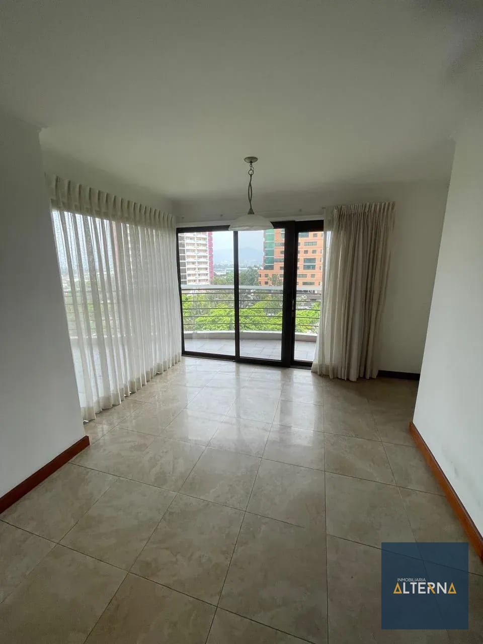 Apartamento en Renta en Zona 14 Tadeus — Apartamento en Venta en Zona 14, Guatemala, Ciudad — foto 6 de 13