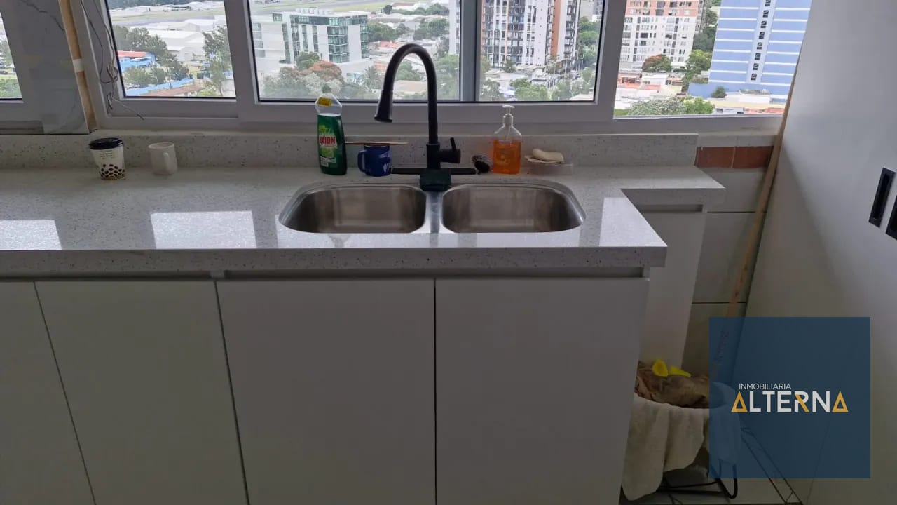 Apartamento en Renta Semiamueblado en Zona 13 Final de Avenida las Américas — Apartamento en Alquiler en Zona 13, Guatemala, Ciudad — foto 1 de 14