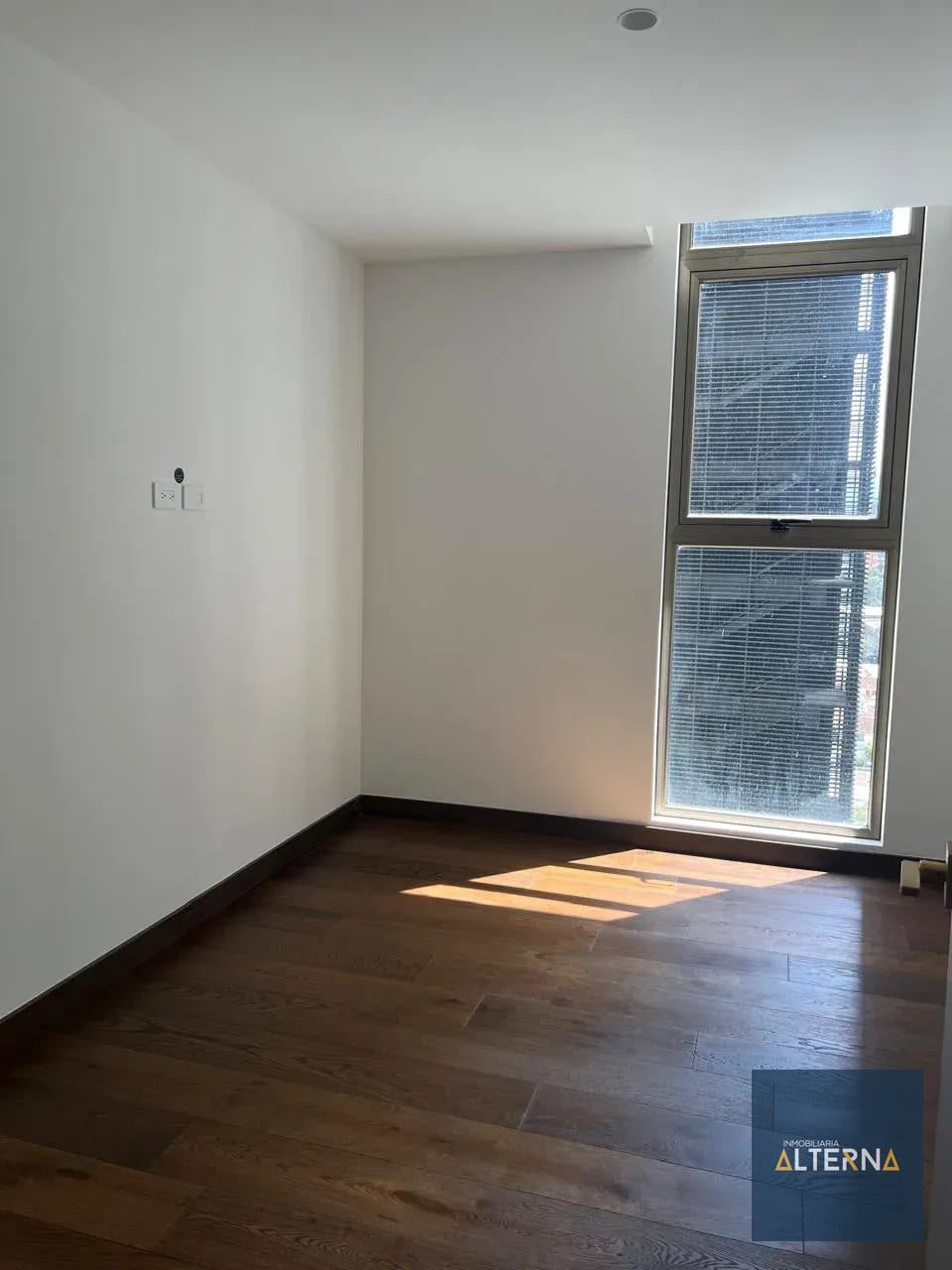 Apartamento en renta en el mejor sector de zona 10 EDIFICIO ATARAH — Apartamento en Alquiler en Zona 10, Guatemala, Ciudad — foto 5 de 13
