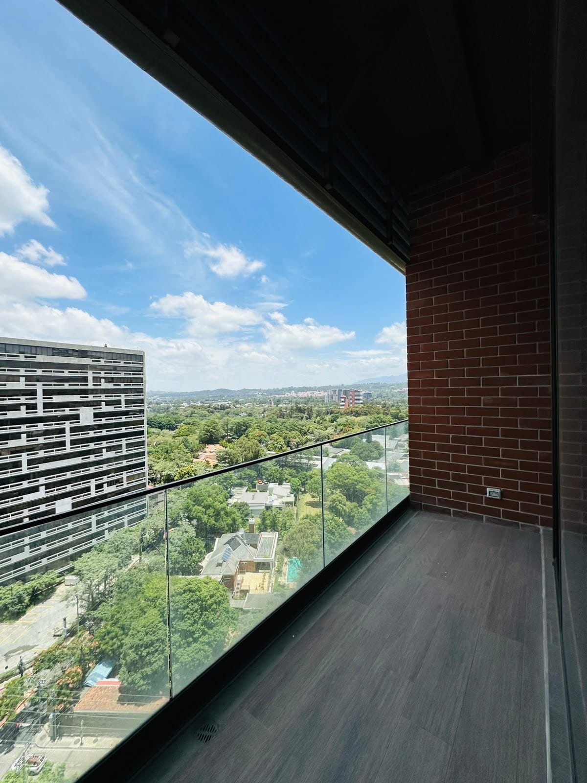 Apartamento en venta zona 10 — Apartamento en Venta en Zona 10, Guatemala, Ciudad — foto 2 de 7