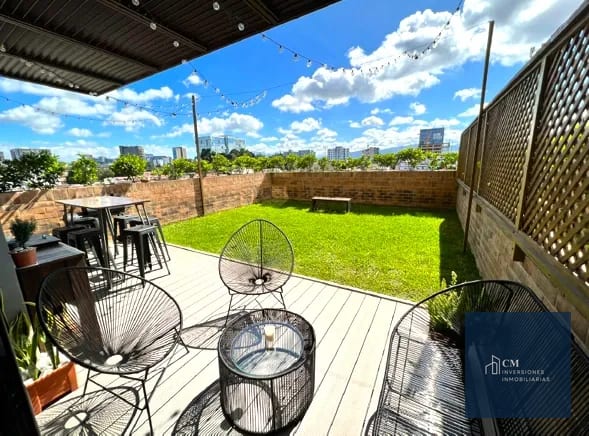 Jardín — ¡Tu mejor Inversión! ¡Amplitud, pérgola y jardín! — Apartamento en Venta en Ciudad Vieja, Zona 10, Guatemala, Ciudad — foto 7 de 17