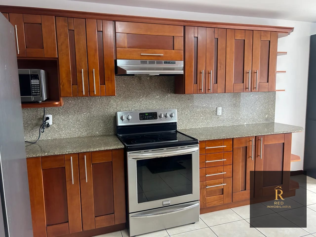 🏢 Apartamento en Alquiler – Edificio Botticelli 2, Zona 15 — Apartamento en Alquiler en Botticelli II, Zona 15, Guatemala, Ciudad — foto 2 de 17