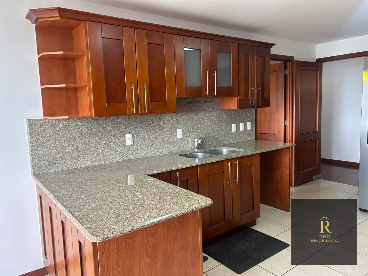 🏢 Apartamento en Alquiler – Edificio Botticelli 2, Zona 15 — Apartamento en Alquiler en Botticelli II, Zona 15, Guatemala, Ciudad — foto 3 de 17