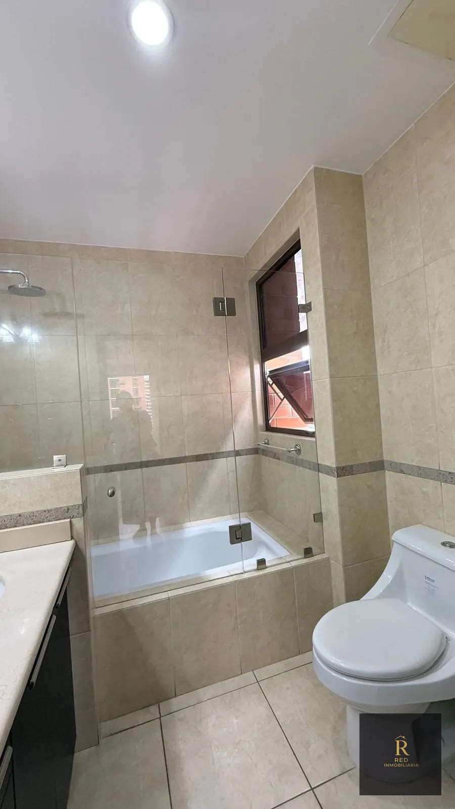 🏢 Apartamento AMUEBLADO en alquiler — Zona 10, Edificio Santa María — Apartamento en Alquiler en Zona 10, Guatemala, Ciudad — foto 5 de 10