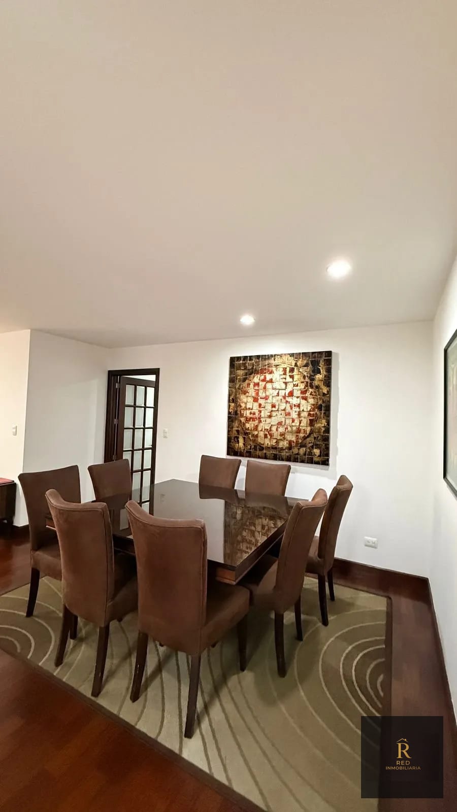 🏢 Apartamento AMUEBLADO en alquiler — Zona 10, Edificio Santa María — Apartamento en Alquiler en Zona 10, Guatemala, Ciudad — foto 9 de 10