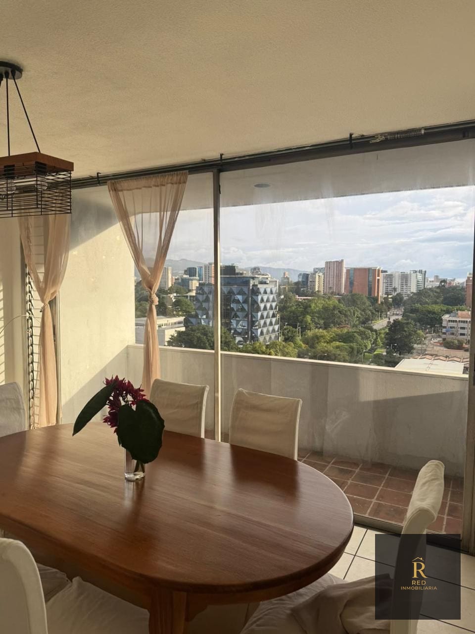 🏙️✨ ¡APARTAMENTO EN RENTA! 🏢 Edificio El Cortijo📍 Vista a Av. Refor — Apartamento en Alquiler en Zona 10, Guatemala, Ciudad — foto 2 de 9