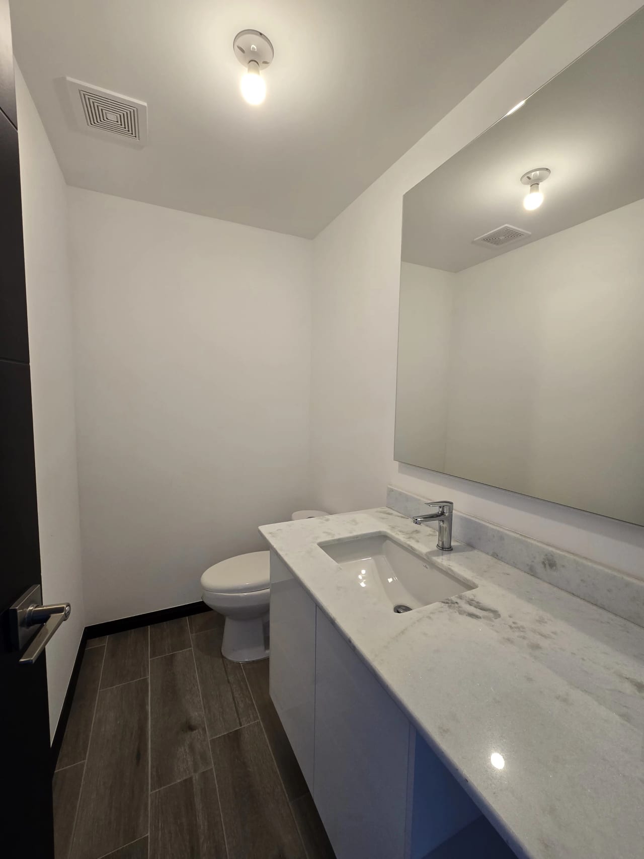 Se Alquila Apto. en Edificio Segheria, Zona 14. — Apartamento en Alquiler en Segheria, Zona 14, Guatemala, Ciudad — foto 3 de 16