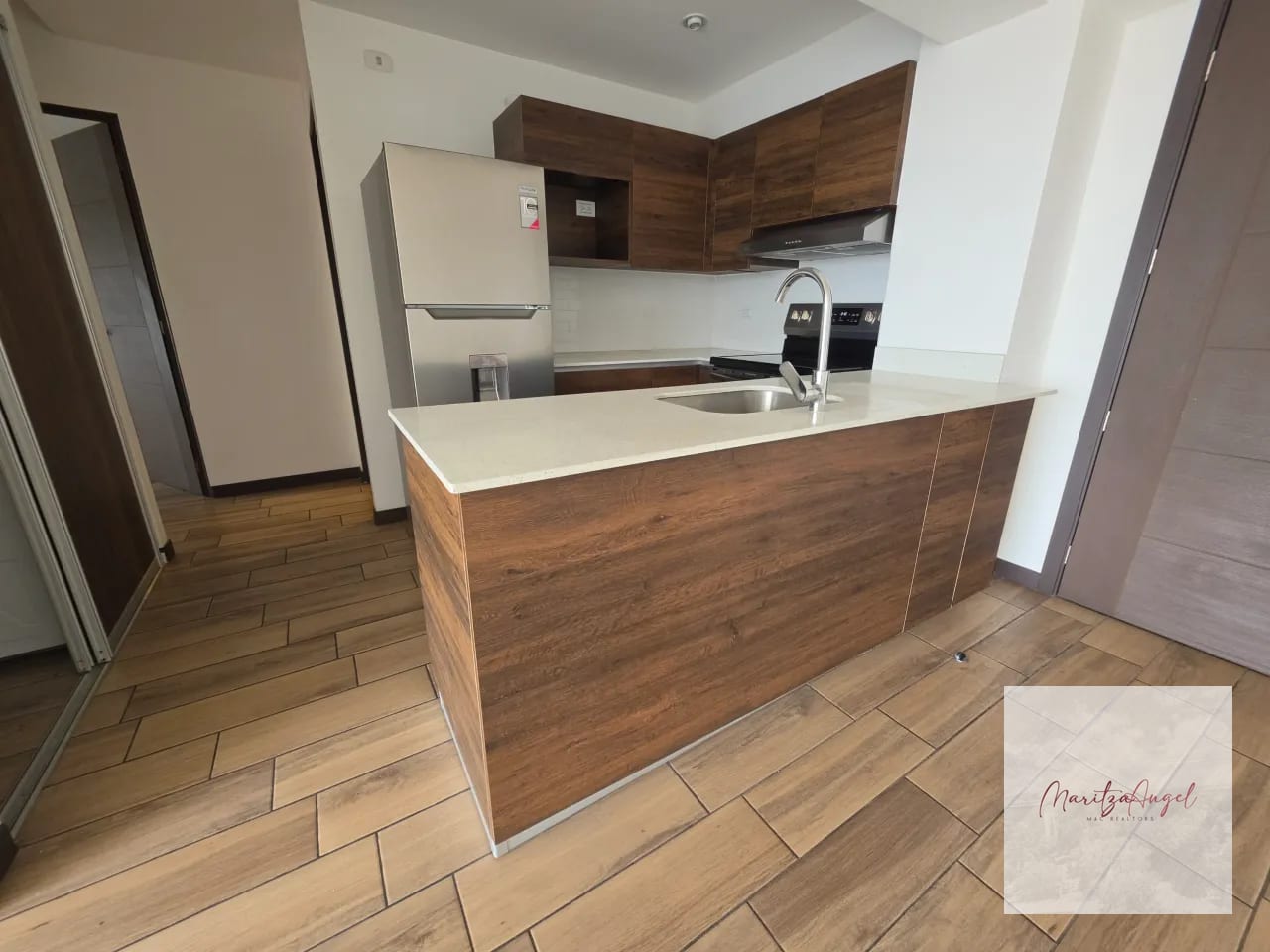 APARTAMENTO EN RENTA EN TORRE PAMPLONA ZONA 13 — Apartamento en Alquiler en Torre Pamplona 14 Calle, Zona 12, Guatemala, Ciudad — foto 2 de 12