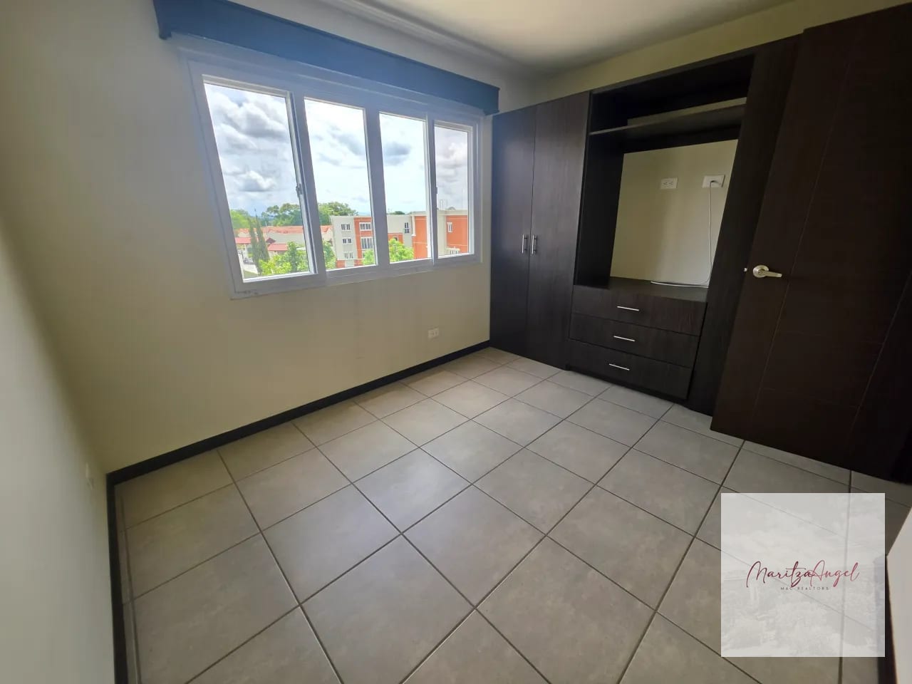 Renta de Apartamento en Villas Coruña. Condado el Naranjo — Apartamento en Alquiler en Condado Naranjo, Zona 4 Mixco, Guatemala, Ciudad — foto 5 de 8