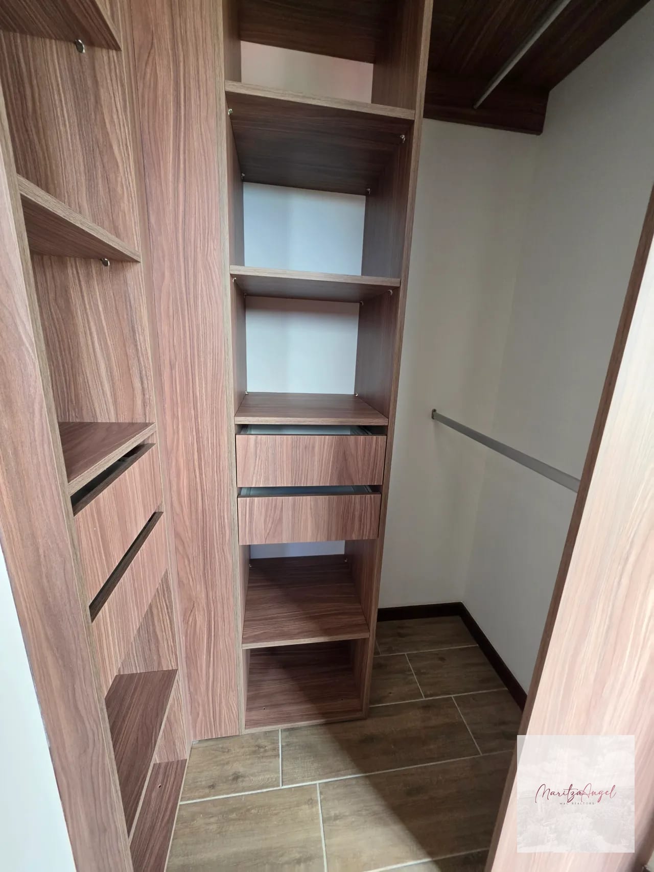 Apartamento en Venta en Condado el Naranjo , Edificio Nuvo — Apartamento en Venta en Condado Naranjo, Zona 4 Mixco, Guatemala, Ciudad — foto 10 de 14