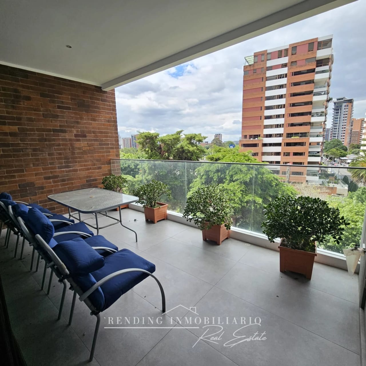 Apartamento en renta zona 14 amueblado edificio Echo 3 habitaciones — Apartamento en Alquiler en Echo, Zona 14, Guatemala, Ciudad — foto 7 de 17