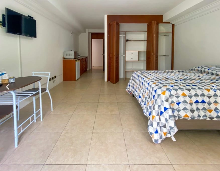 Apartamento en renta zona 16 edificio La Montaña de una habitación — Apartamento en Alquiler en La Montaña, Zona 16, Guatemala, Ciudad — foto 3 de 10