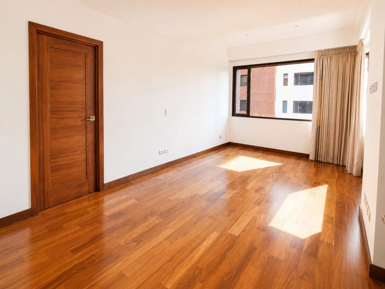 Apartamento en renta zona 14 Noguchi 3 habitaciones + 3 parqueos — Apartamento en Alquiler en Noguchi, Zona 14, Guatemala, Ciudad — foto 1 de 10