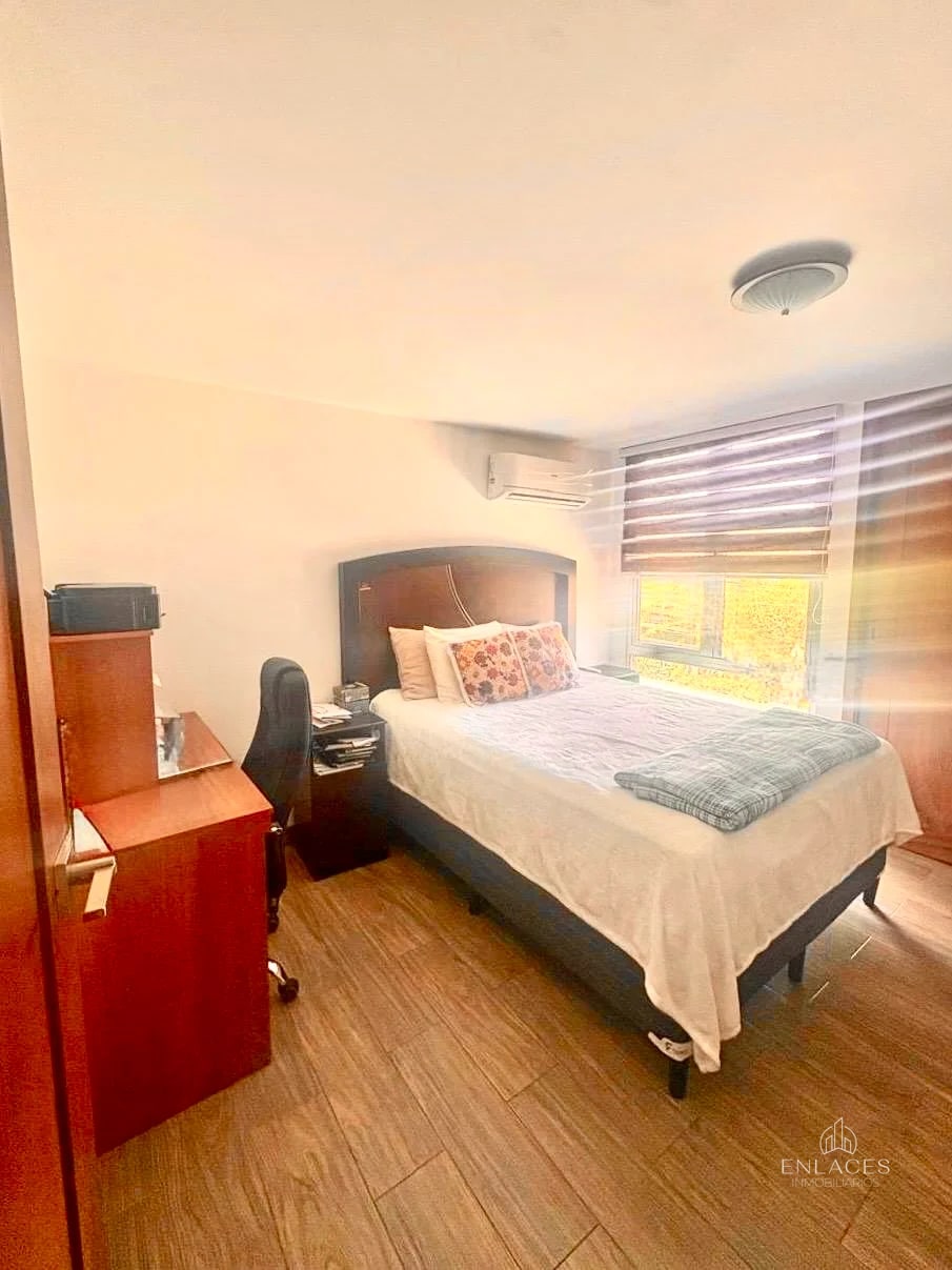 Zona 10 • Apartamento Remodelado en Venta • Jardines de la Villa — Apartamento en Venta en Zona 10, Guatemala, Ciudad — foto 7 de 9
