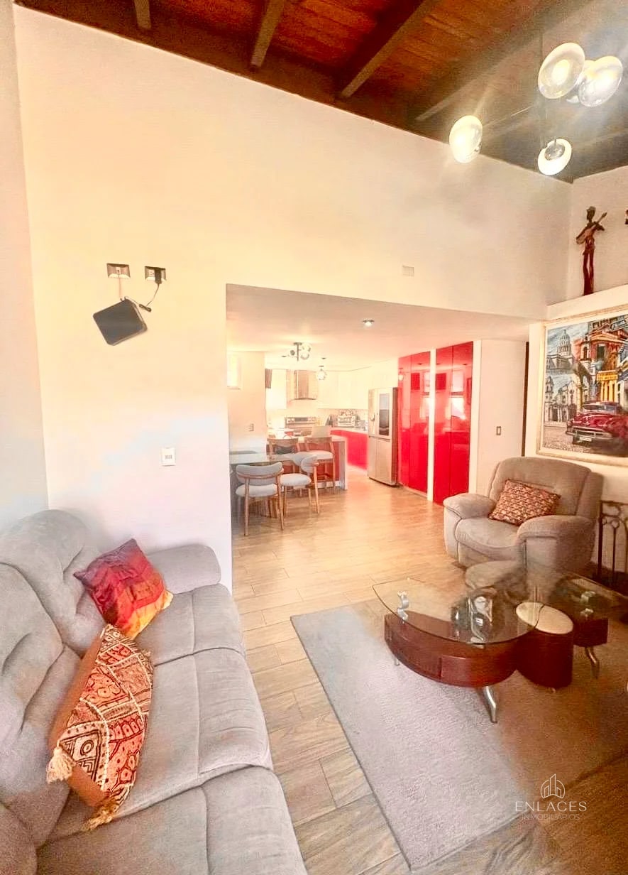 Zona 10 • Apartamento Remodelado en Venta • Jardines de la Villa — Apartamento en Venta en Zona 10, Guatemala, Ciudad — foto 3 de 9
