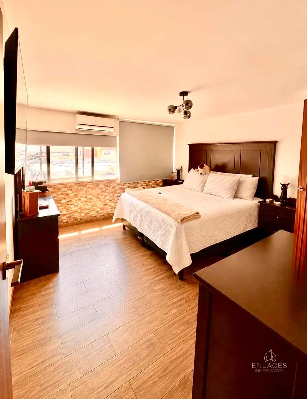 Zona 10 • Apartamento Remodelado en Venta • Jardines de la Villa — Apartamento en Venta en Zona 10, Guatemala, Ciudad — foto 5 de 9